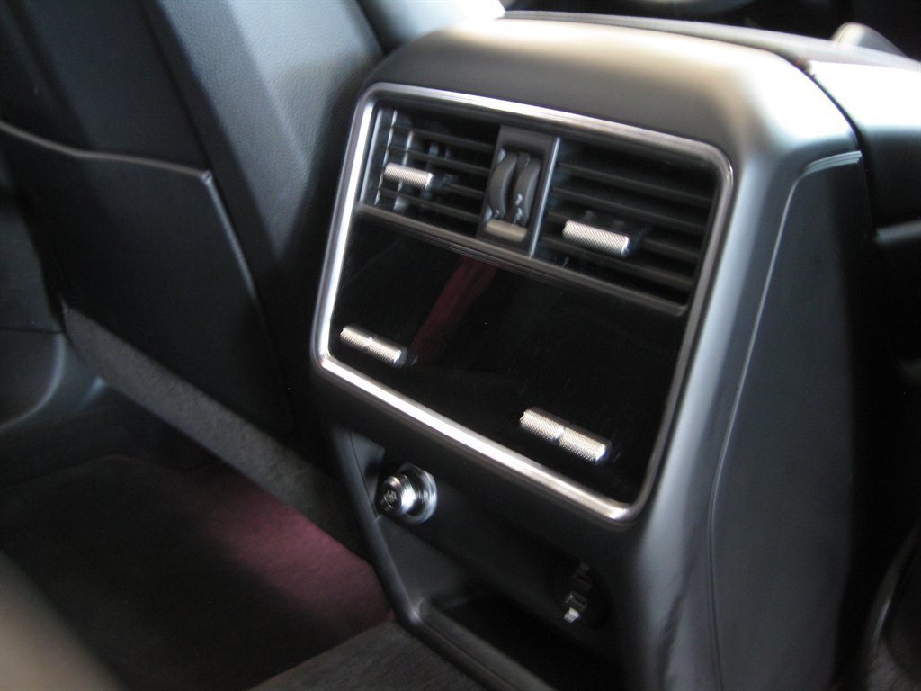 Used 2023 Porsche Cayenne GTS w/ Assistance Package AWD/4WD image 25