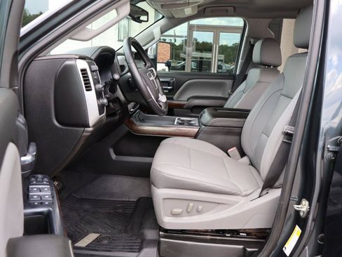 Used 2019 GMC Sierra 2500 SLT w/ Duramax Plus Package AWD/4WD image 9