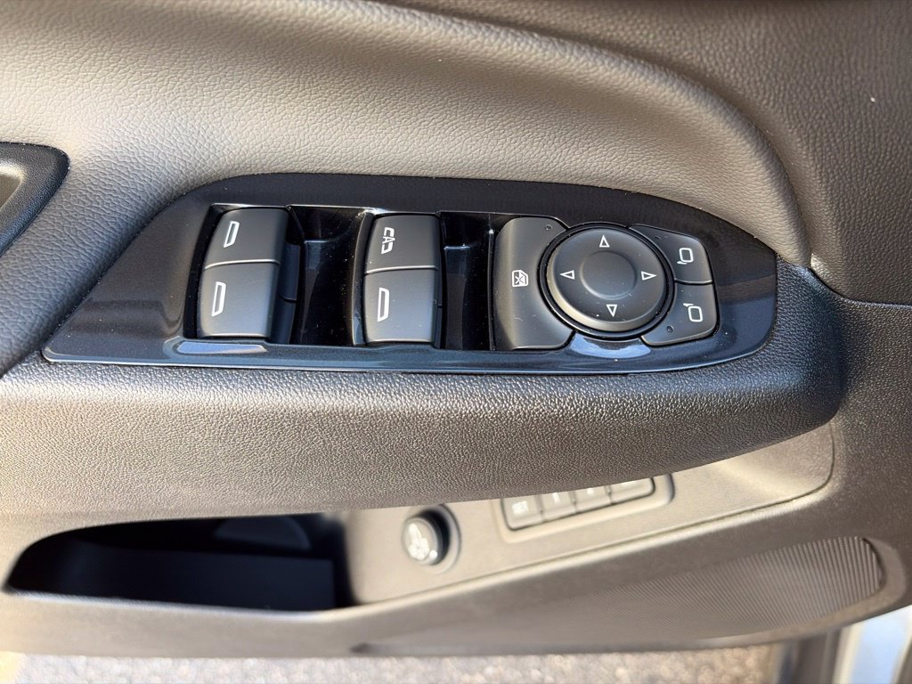 Used 2024 Chevrolet Equinox Premier FWD image 22