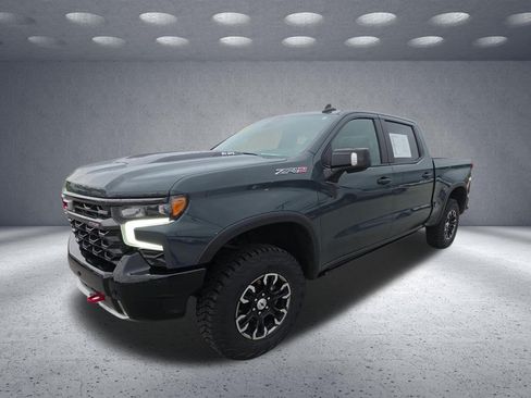 Used 2025 Chevrolet Silverado 1500 ZR2 w/ Technology Package AWD/4WD image 3