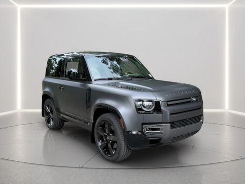 Certified 2025 Land Rover Defender 90 V8 AWD/4WD image 7