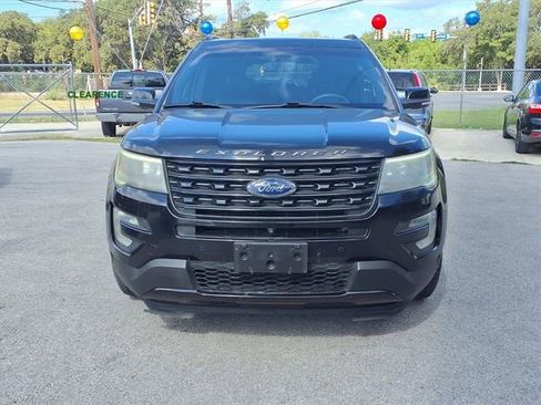 Used 2017 Ford Explorer Sport w/ Equipment Group 401A AWD/4WD image 2