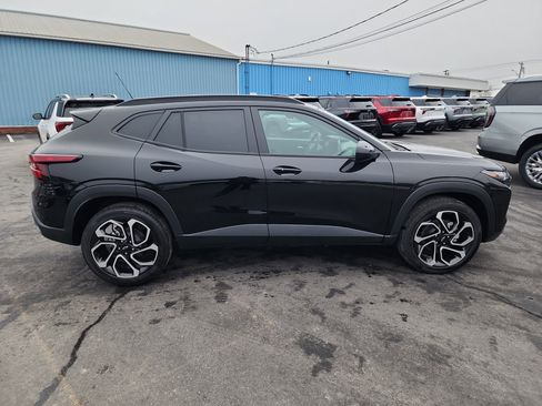 New 2026 Chevrolet Trax RS w/ Sunroof Package image 9