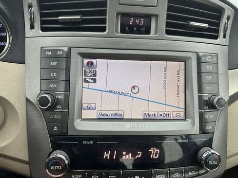 Used 2011 Toyota Avalon Limited image 14