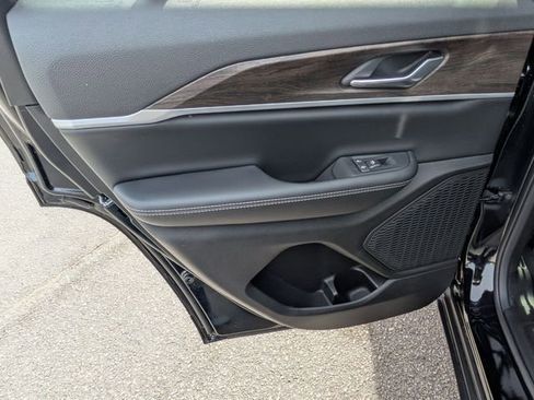 New 2026 Jeep Grand Cherokee Altitude image 23