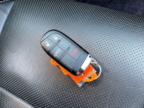 Used 2016 Dodge Challenger SRT image 11