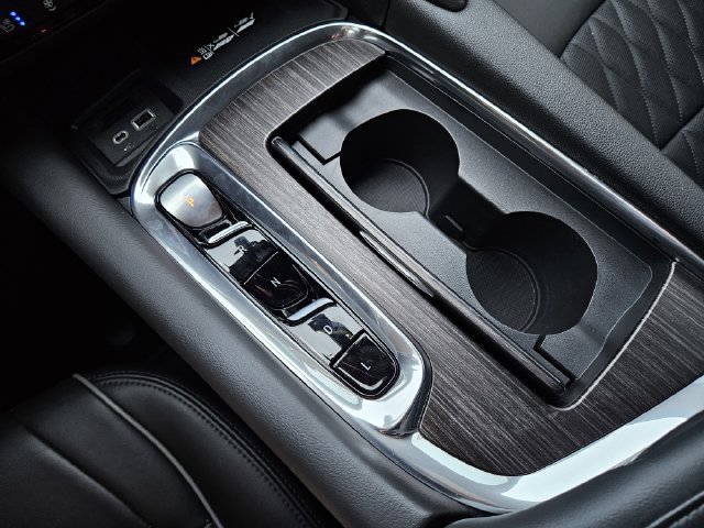 Used 2023 Buick Enclave Avenir w/ Avenir Technology Package FWD image 19