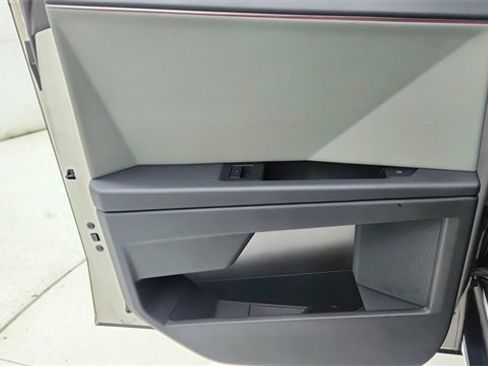 Used 2024 Tesla Cybertruck AWD Crew Cab image 28