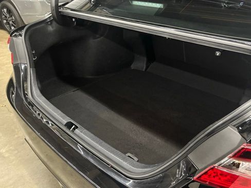 Used 2022 Toyota Camry SE image 9