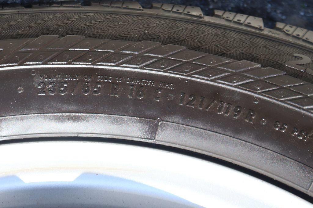 Used 2024 Ford Transit 150 148 Medium Roof w/ Load Area Protection Package RWD image 38
