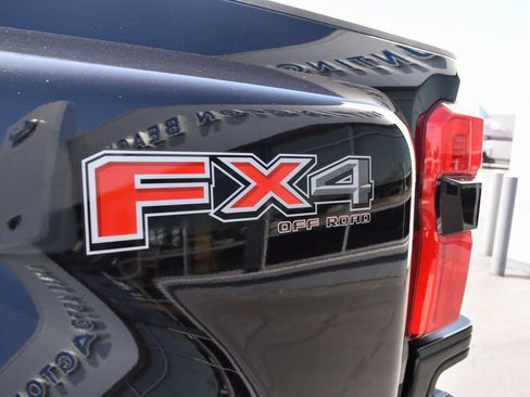 Used 2025 Ford F450 Lariat w/ FX4 Off-Road Package image 13