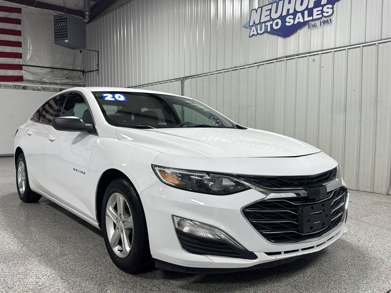 Used 2020 Chevrolet Malibu LS FWD image 2