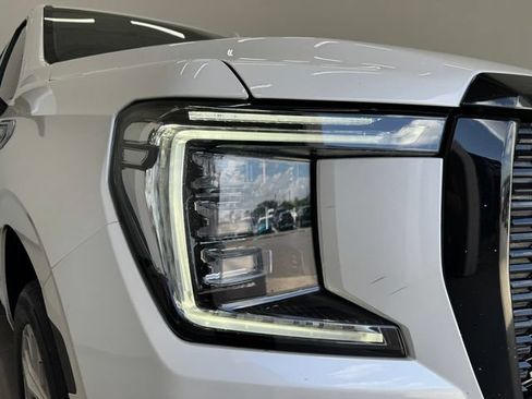 Used 2021 GMC Yukon Denali w/ Denali Premium Package AWD/4WD image 34