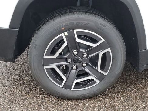 New 2026 Jeep Cherokee Laredo image 9