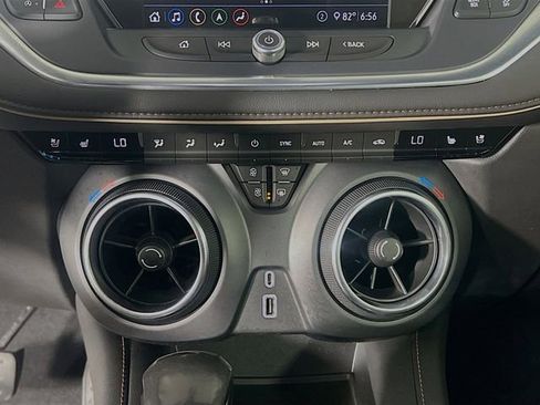Used 2020 Chevrolet Blazer Premier image 22