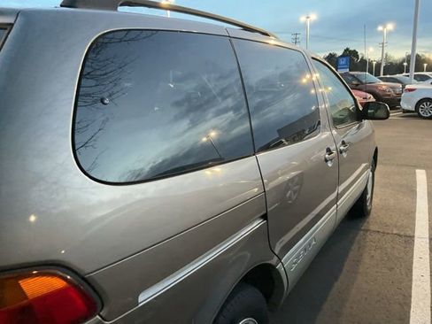 Used 1998 Toyota Sienna LE image 5