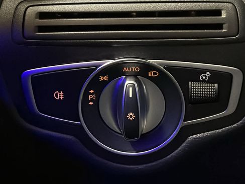 Used 2022 Mercedes-Benz GLC 300 4MATIC image 17