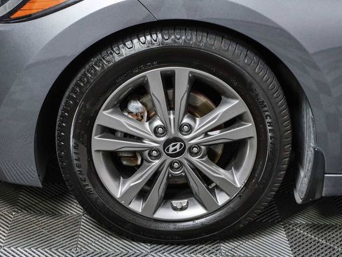 Used 2018 Hyundai Elantra Value Edition w/ Cargo Package FWD image 33