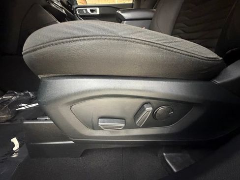 Used 2020 Ford Explorer XLT w/ Comfort Package AWD/4WD image 26