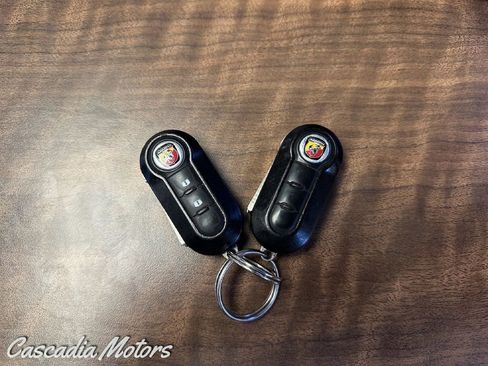 Used 2013 FIAT 500 Abarth w/ Comfort/Convenience Group FWD image 2