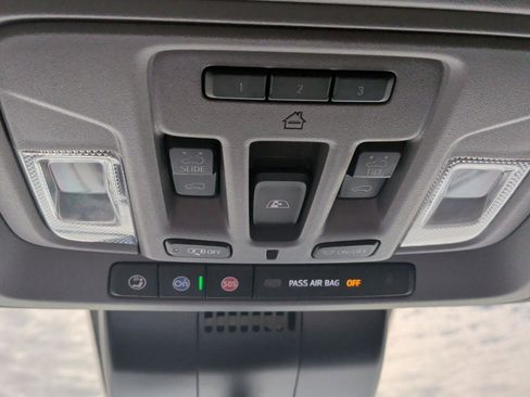 Used 2022 Chevrolet Silverado 1500 LTZ w/ LTZ Premium Package image 17