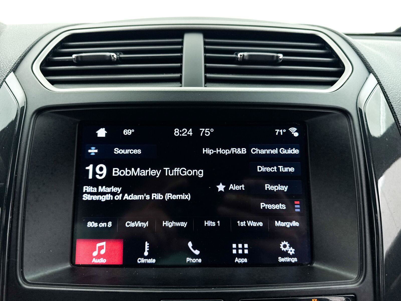 Used 2019 Ford Explorer XLT w/ Equipment Group 201A AWD/4WD image 17