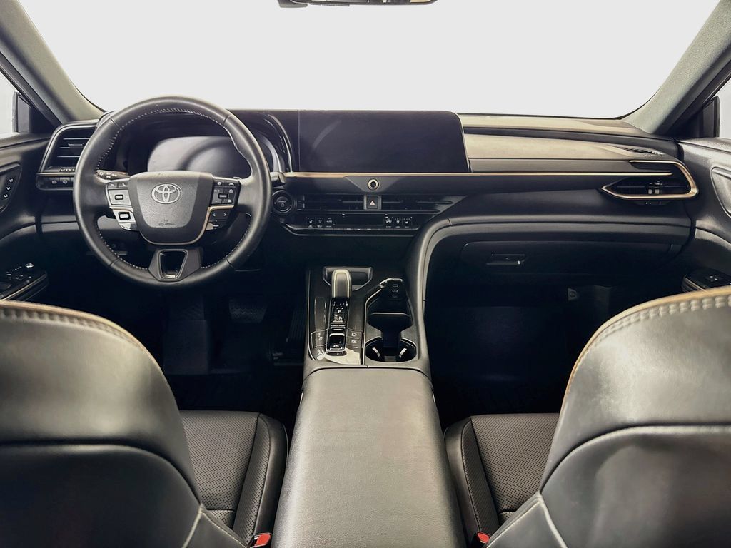 Certified 2025 Toyota Crown Signia AWD/4WD image 3