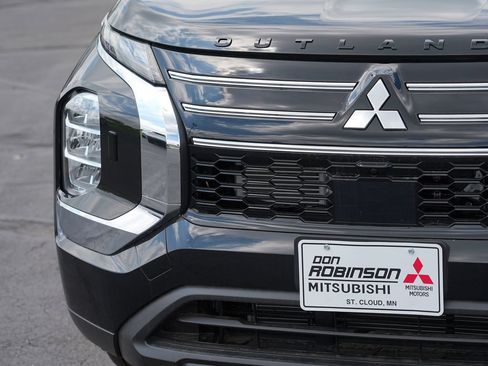 New 2026 Mitsubishi Outlander ES AWD/4WD image 9