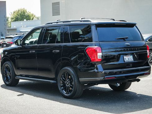 Used 2023 Ford Expedition XLT image 4