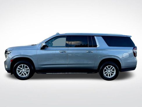 Used 2023 Chevrolet Suburban LT image 8