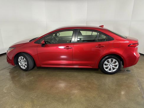Used 2020 Toyota Corolla LE FWD image 14