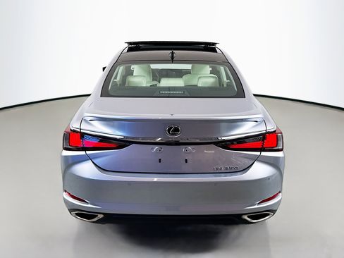 Used 2022 Lexus ES 350 w/ Premium Package image 6