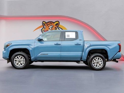 Used 2026 Toyota Tacoma SR5 AWD/4WD image 8