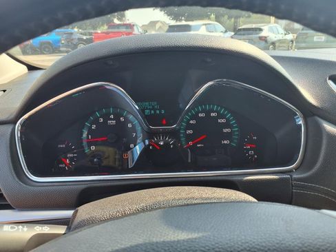 Used 2017 Chevrolet Traverse LT w/ Style and Technology Package image 16