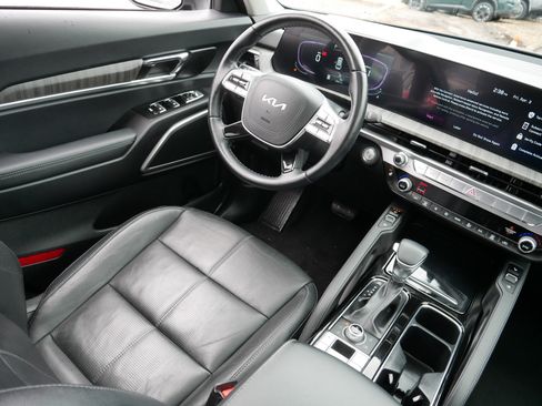 Certified 2024 Kia Telluride EX w/ EX Captain's Chair Package image 9