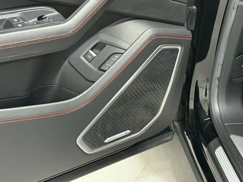 Used 2021 Lamborghini Urus image 22