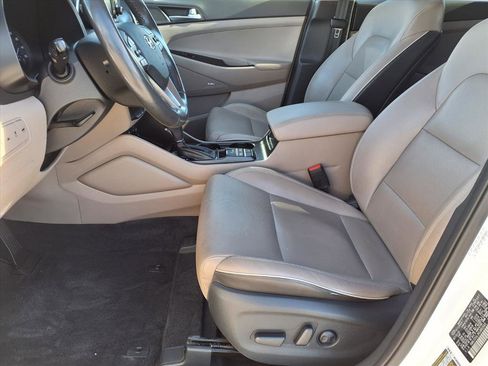 Used 2019 Hyundai Tucson Limited image 17