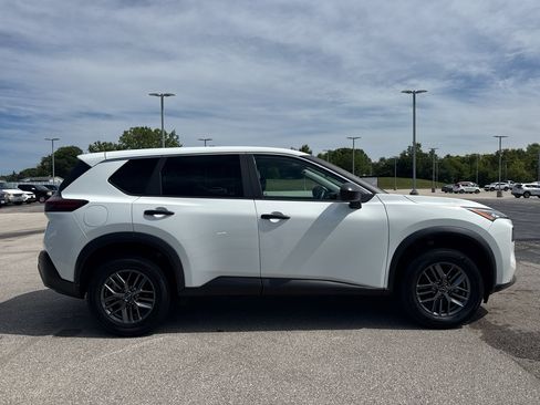 Certified 2023 Nissan Rogue S AWD/4WD image 4