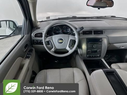 Used 2011 Chevrolet Avalanche LT w/ Suspension Package, Off-Road AWD/4WD image 19