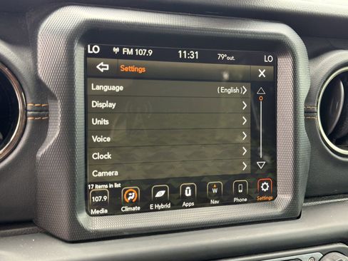 Used 2021 Jeep Wrangler Unlimited Sahara AWD/4WD image 10
