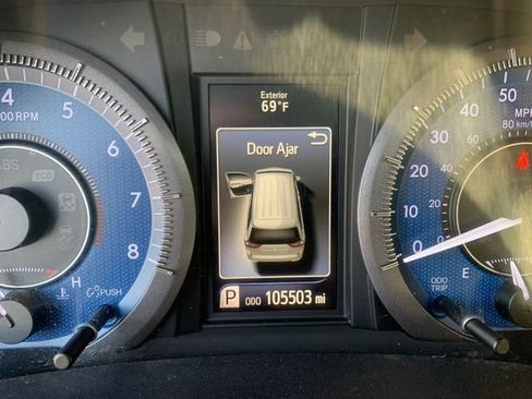 Used 2017 Toyota Sienna XLE Premium AWD/4WD image 30