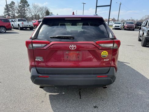 Used 2020 Toyota RAV4 XLE w/ Convenience Package image 7