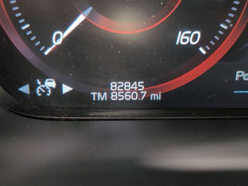 Used 2016 Volvo XC90 T5 R-Design image 19