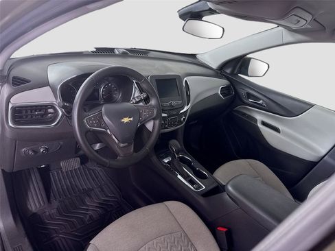 Used 2024 Chevrolet Equinox LT AWD/4WD image 3