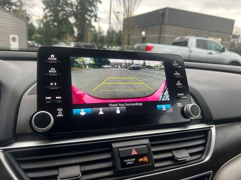 Used 2019 Honda Accord EX image 19