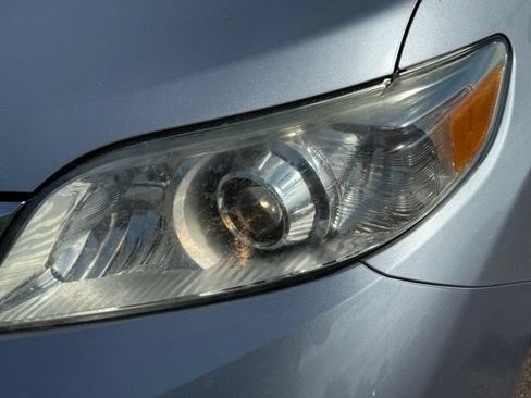 Used 2014 Toyota Sienna LE FWD image 9