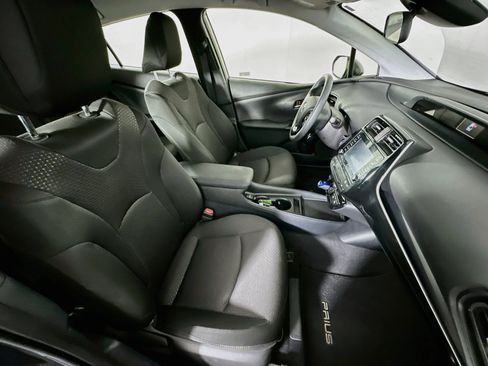 Used 2021 Toyota Prius LE w/ Carpet Mat Package (TMS) AWD/4WD image 30