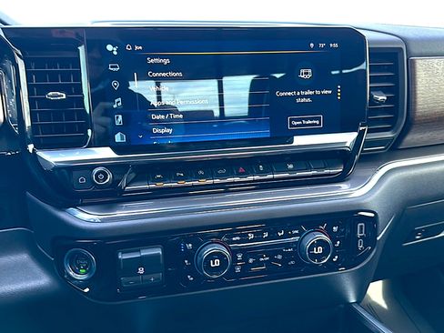 Used 2023 Chevrolet Silverado 1500 High Country w/ Technology Package image 30