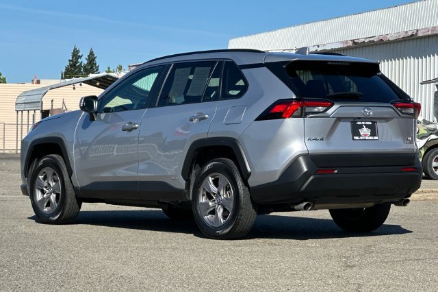 Used 2025 Toyota RAV4 XLE AWD/4WD image 6