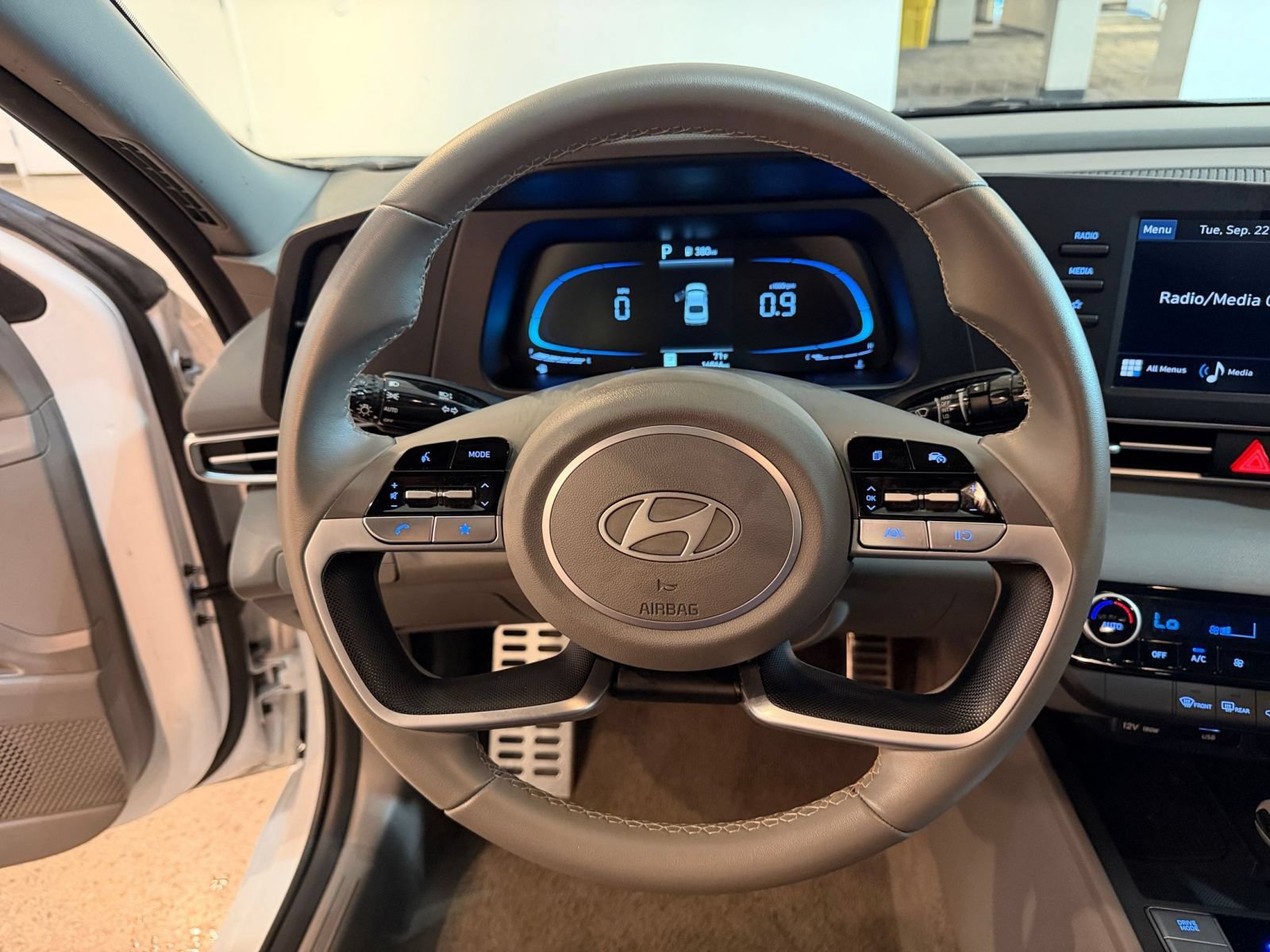 Used 2026 Hyundai Elantra Sport FWD image 26